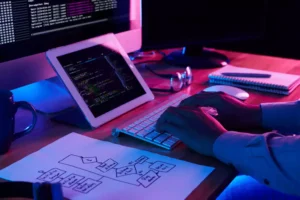 création d'un site web en codant par un webmaster à paris