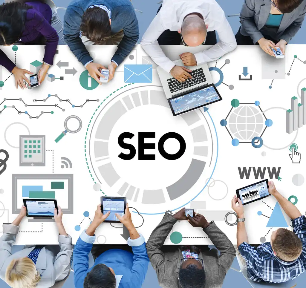 réunion de travail autour du SEO
